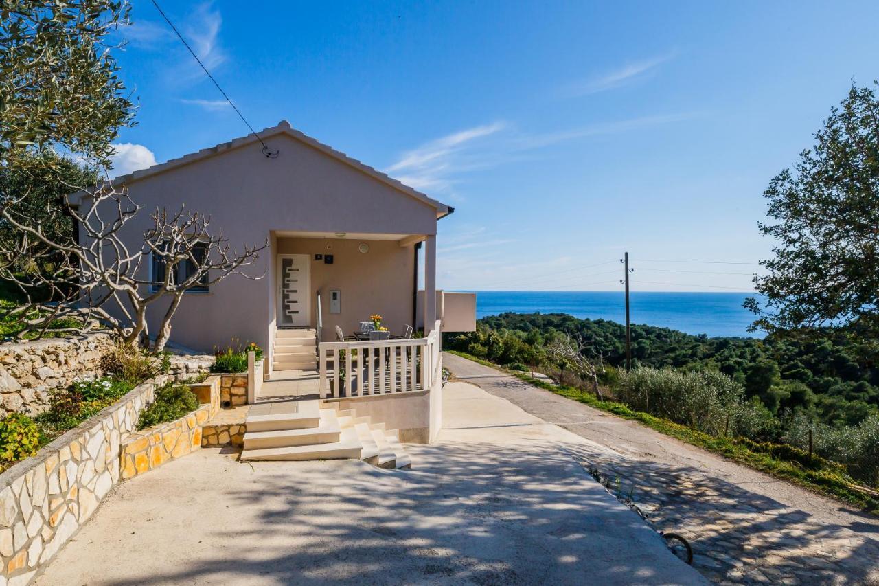 Villa Luana Vis Buitenkant foto