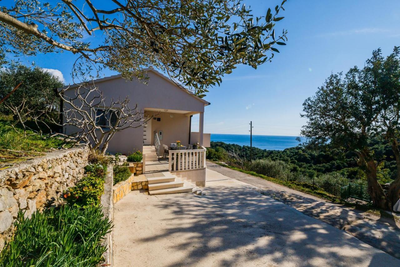 Villa Luana Vis Buitenkant foto