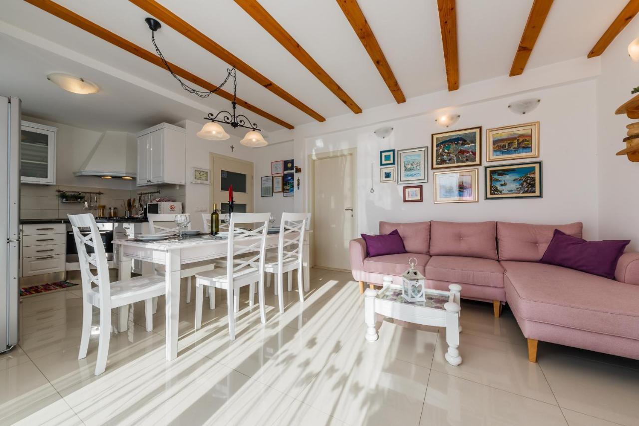 Villa Luana Vis Buitenkant foto