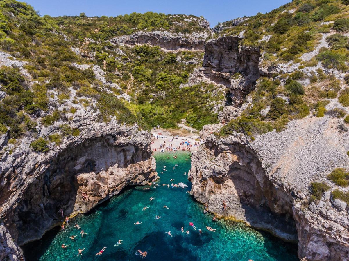 Villa Luana Vis Buitenkant foto