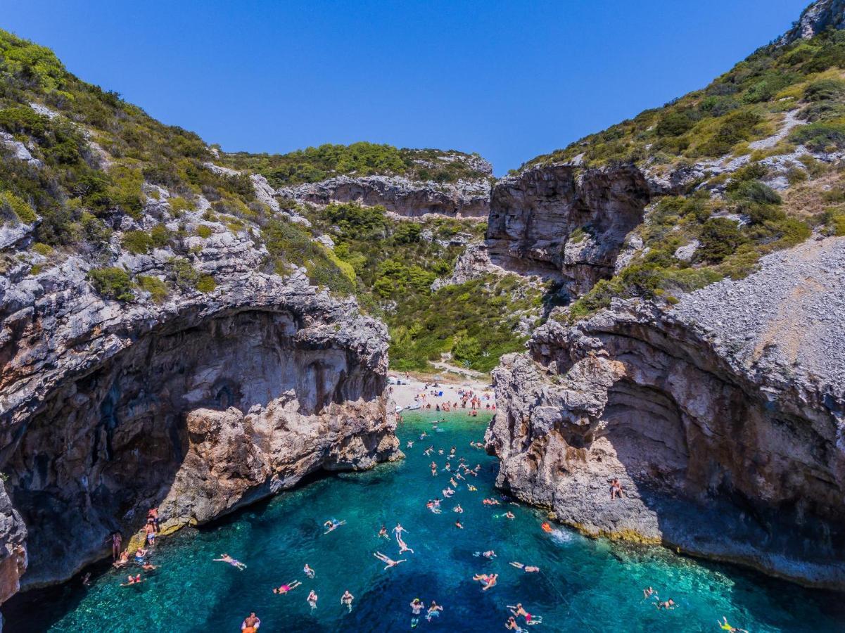 Villa Luana Vis Buitenkant foto